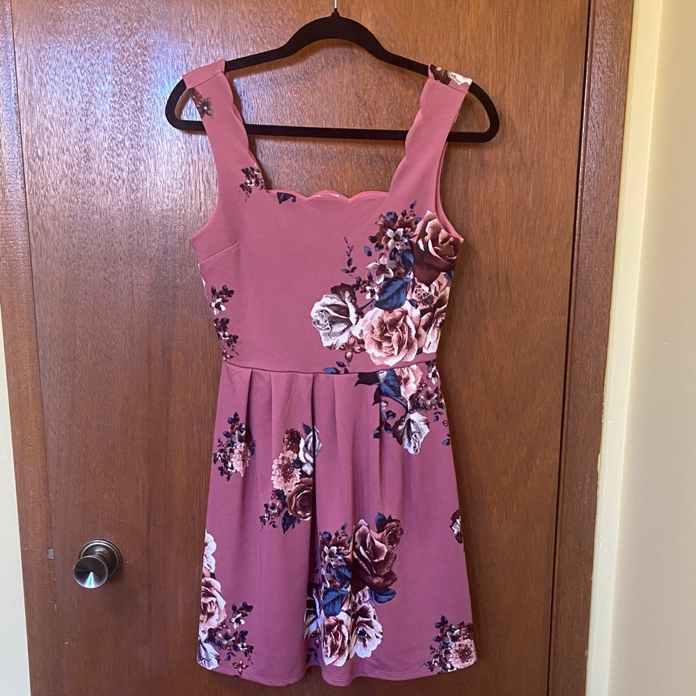 Monteau Mauve Floral Scallop Neck Mini Dress